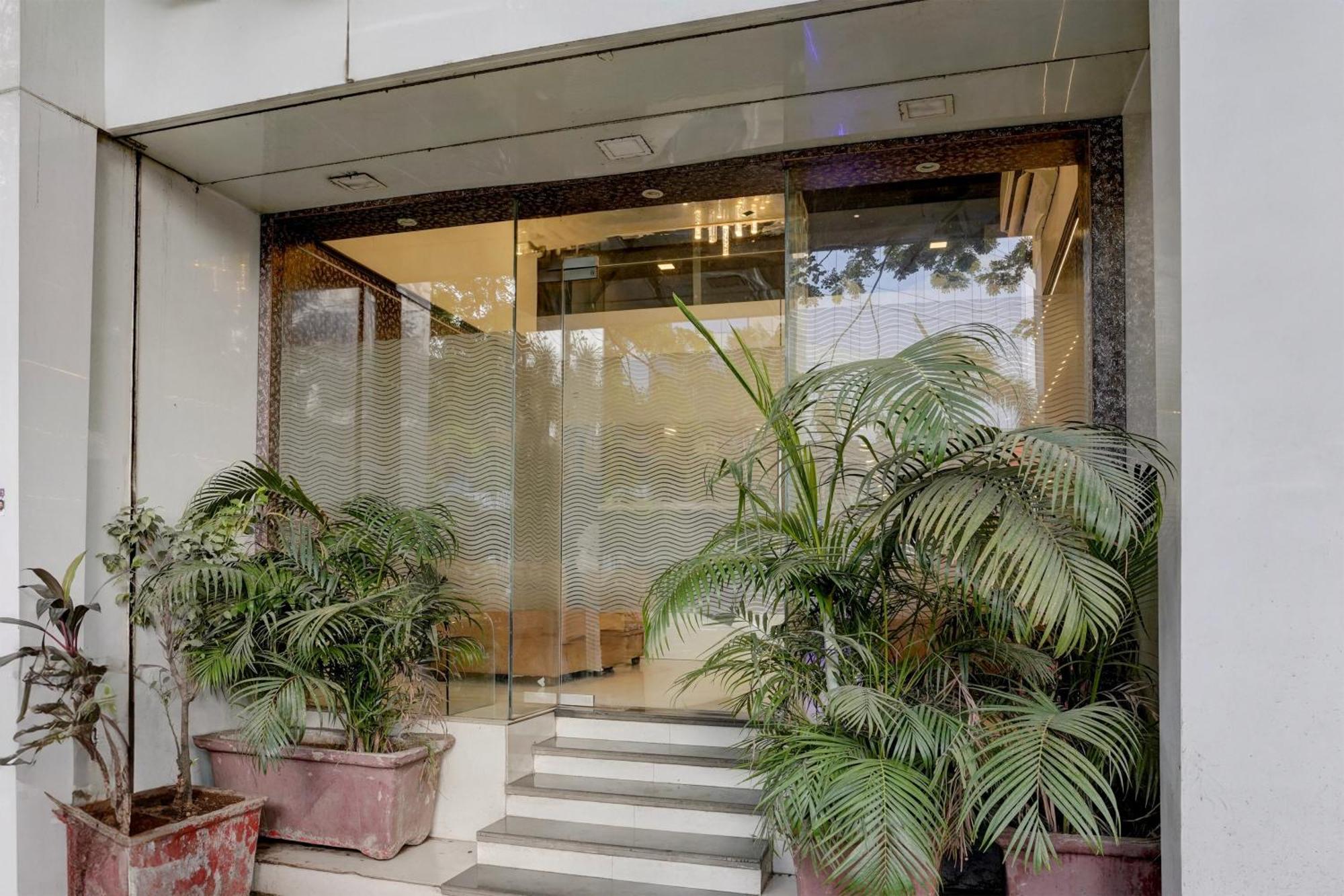 Hotel O Golden Star Mumbai Exteriör bild